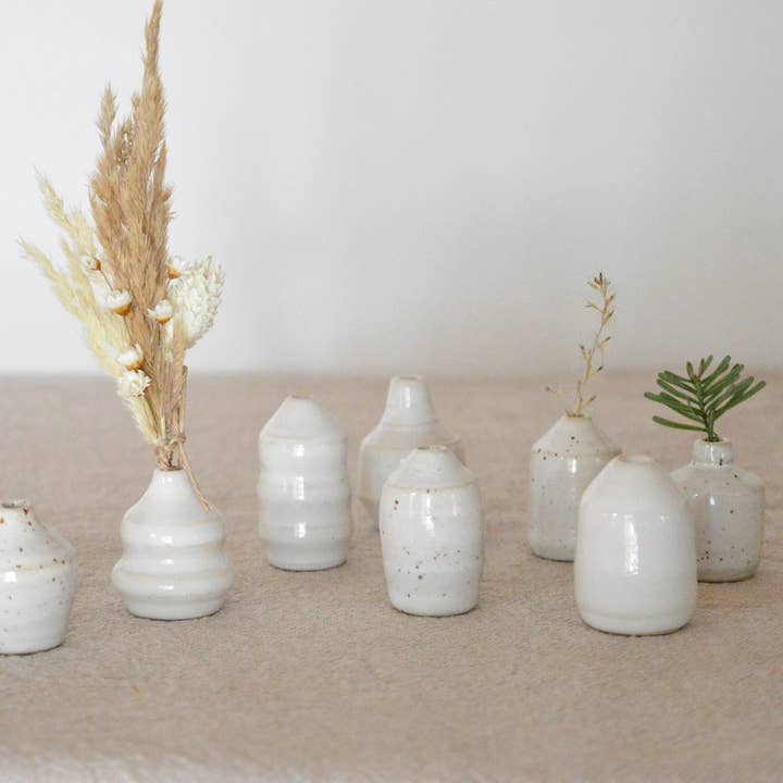 Micro vasi decorativi in ceramica NUDE fatti a mano in Italia e ulteriori Risultati per ceramiche artistiche all'ingrosso. Resi gratuiti e termini di pagamento a 60 giorni su Faire in tendenza su Faire.