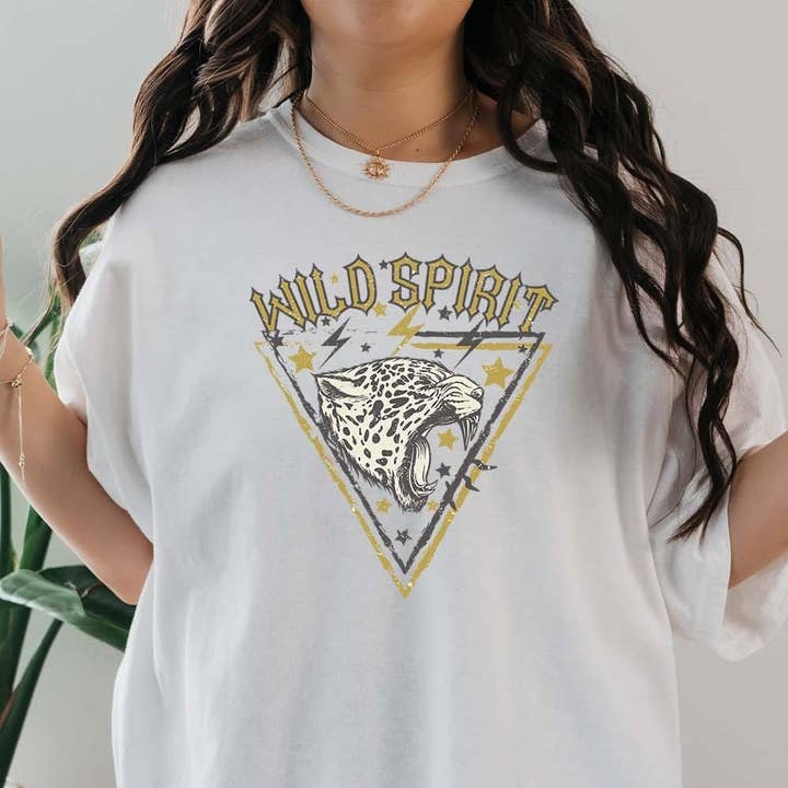 T-shirt graphique Wild Spirit pour la vente par Jaylanie