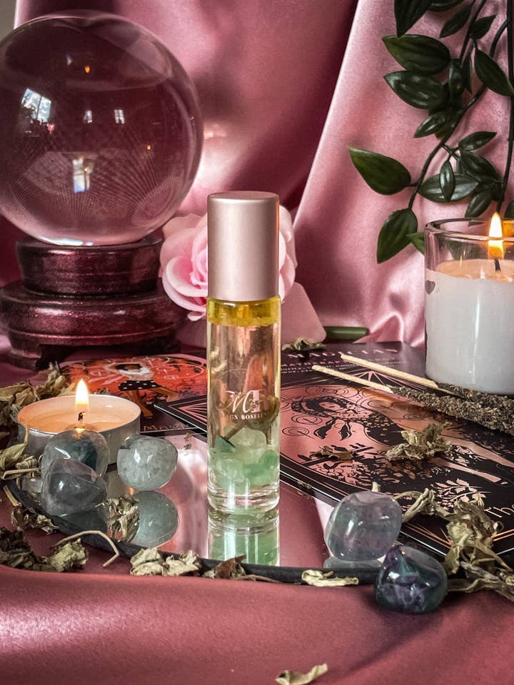 Rullo a olio essenziale per Manifestation: The Magician per la vendita all'ingrosso da parte di Maison Roselene