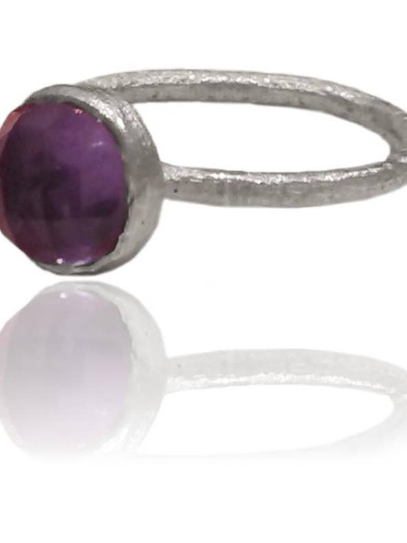 Capri Lille Cirkel Ring Ametyst for engroshandel hos Sikara & Co.