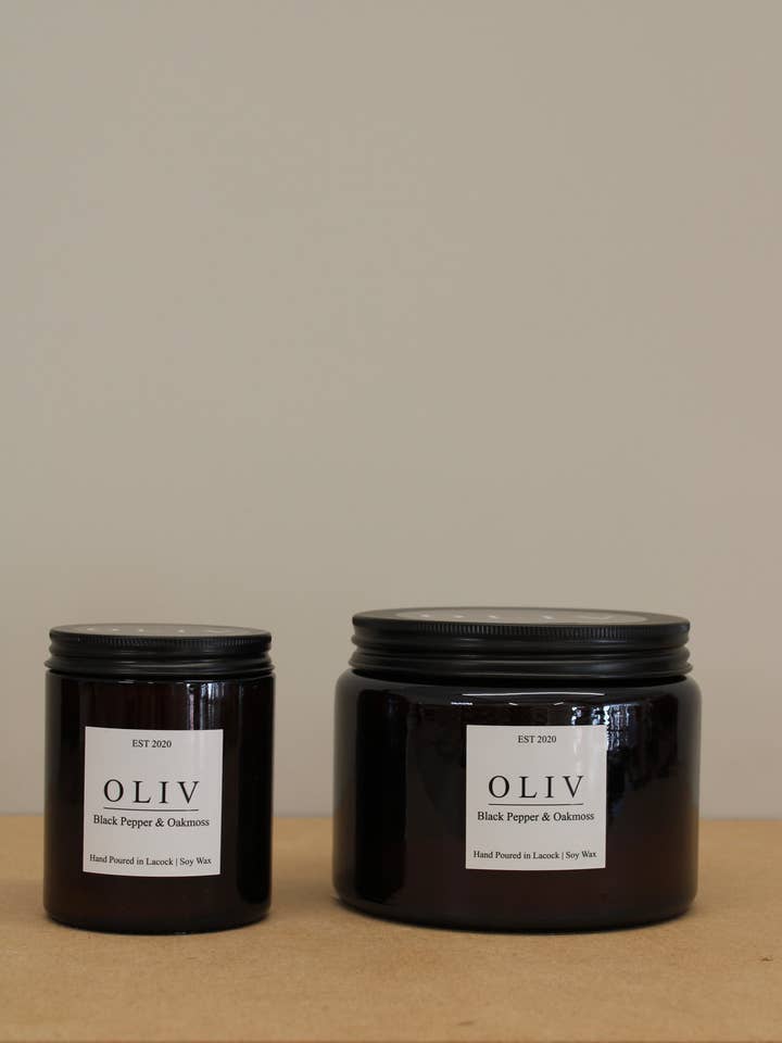 Schwarzer Pfeffer & Eichenmoos Kerze für den Großhandel von OLIV Homeware
