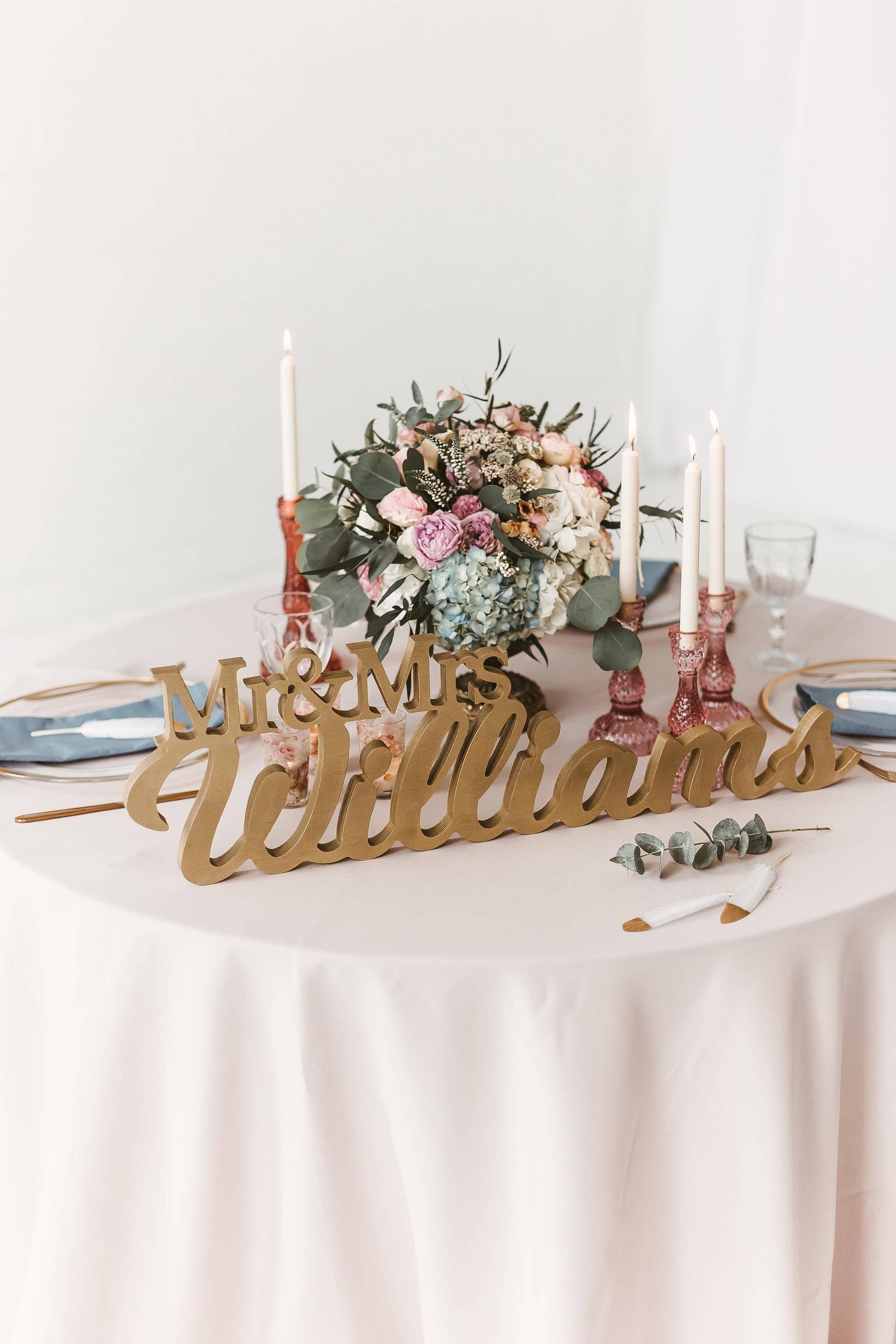 Woodinout – wholesale Skylt – Bröllopsskylt - ANPASSAD Efternamnsskylt - Herr & Fru skylt2