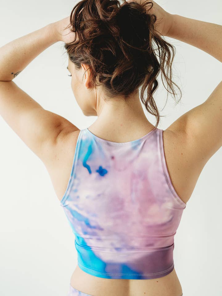 Top Crop Tie Dye Rose pour la vente par Colorado Threads