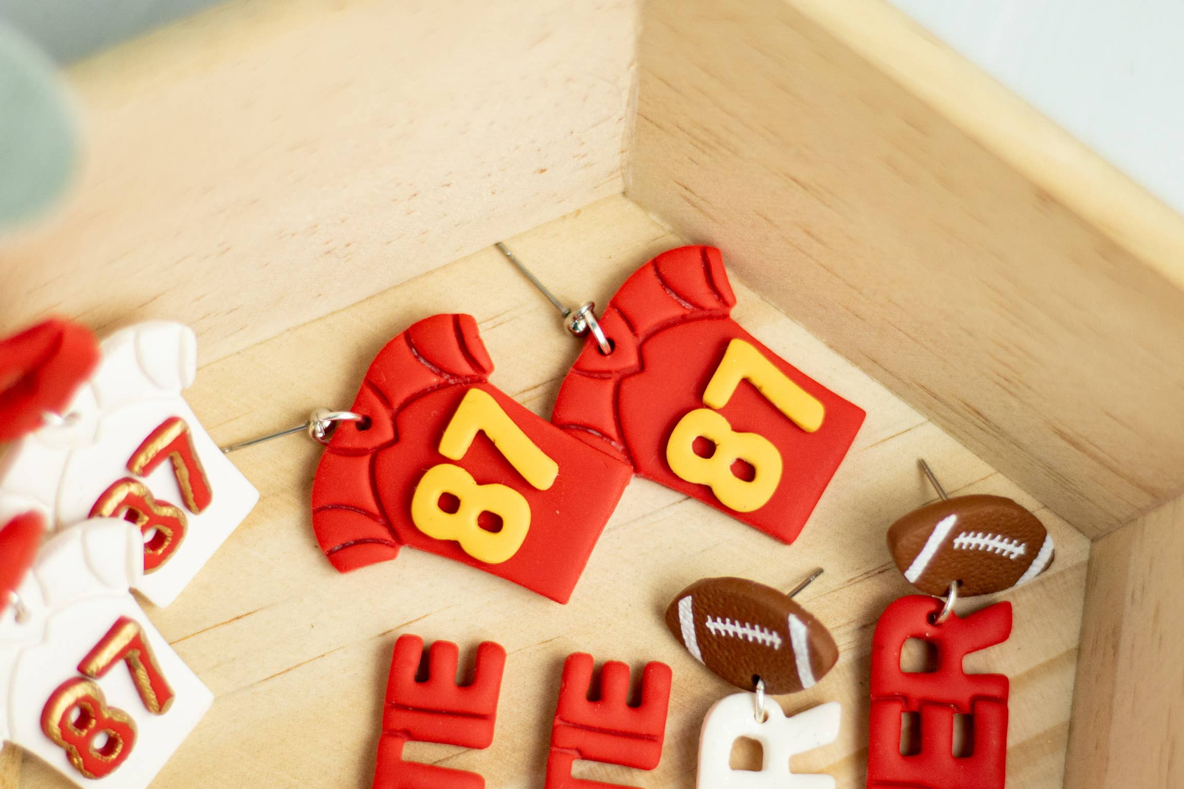 EJ Clay Co - Wholesale Jewelry Set - Swiftie Chiefs Collection2