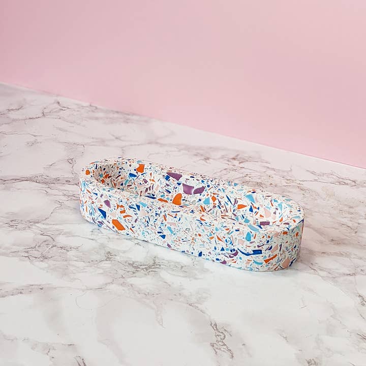 Hey Kiddo Co. - Venta al por mayor Organizadores de escritorio - Bandeja de papelería de terrazo rosa, lila, naranja y cobalto4