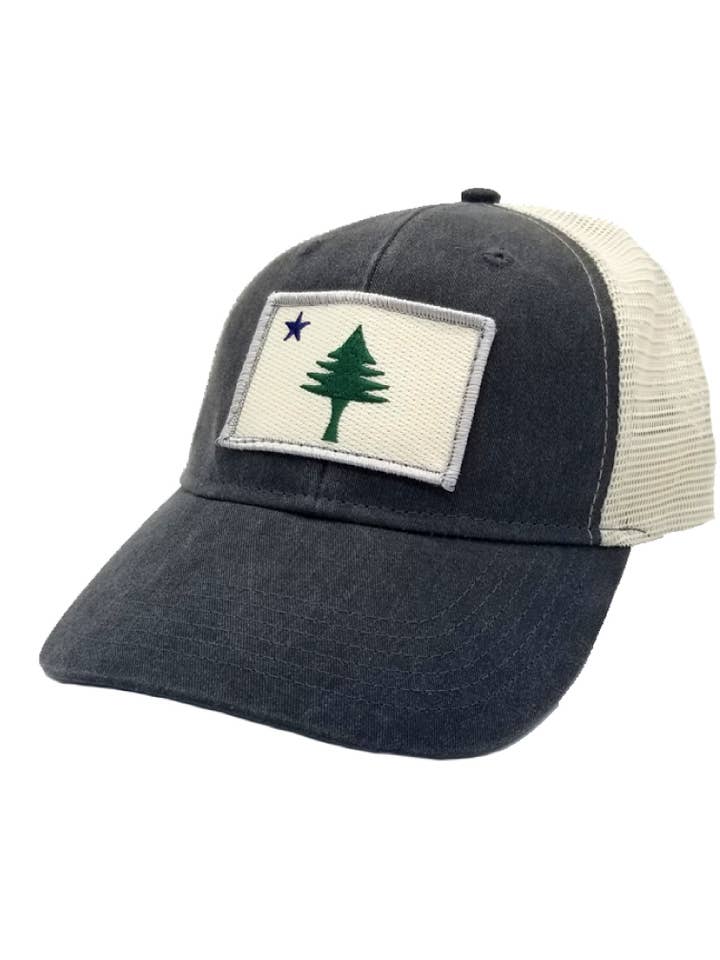 Casquette trucker drapeau du Maine Black Stone pour la vente par Rogue Life Maine