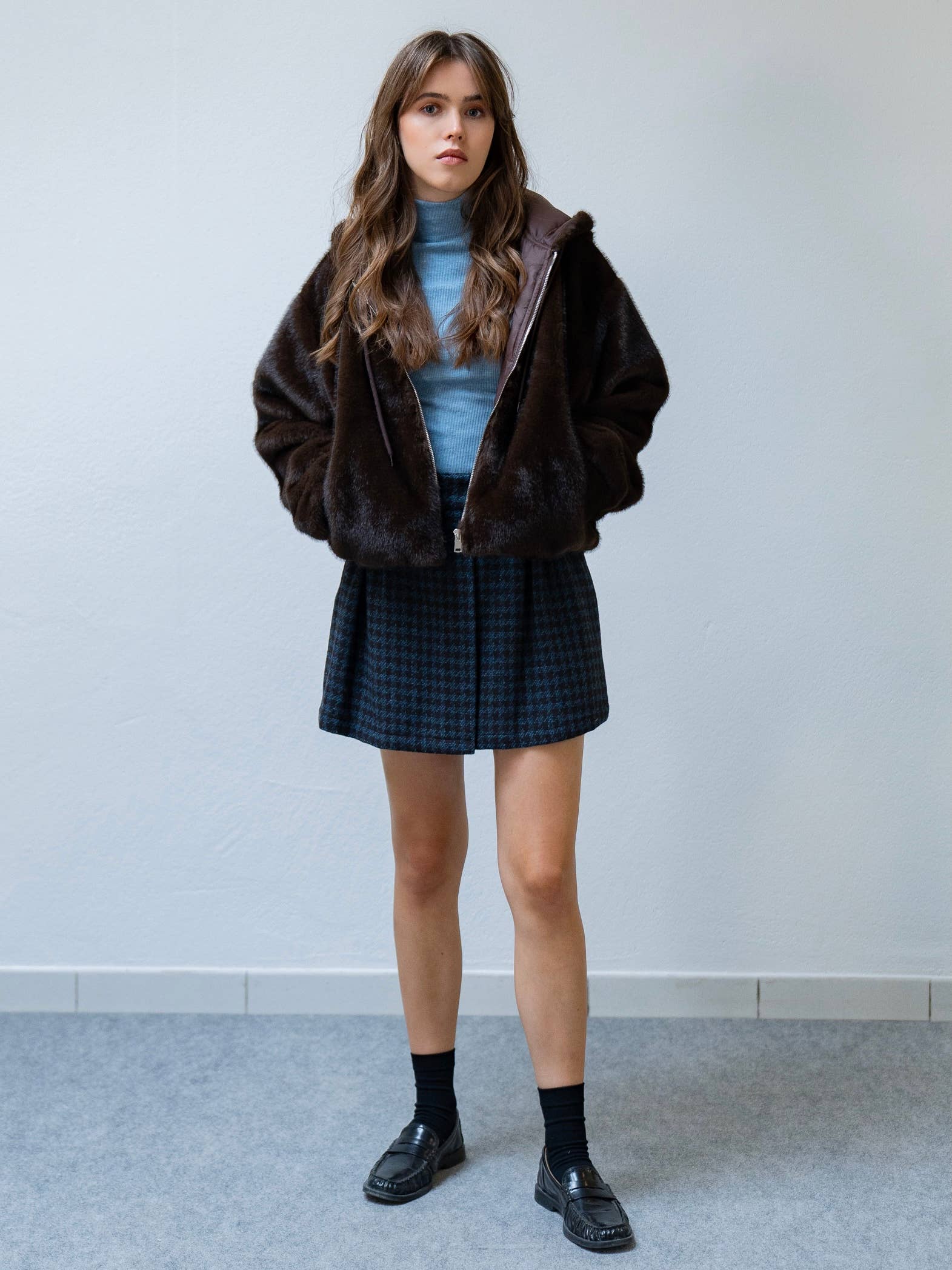 Daphnea - Wholesale Fur/Faux Fur Coat - Women's - 5953 FUR JACKET