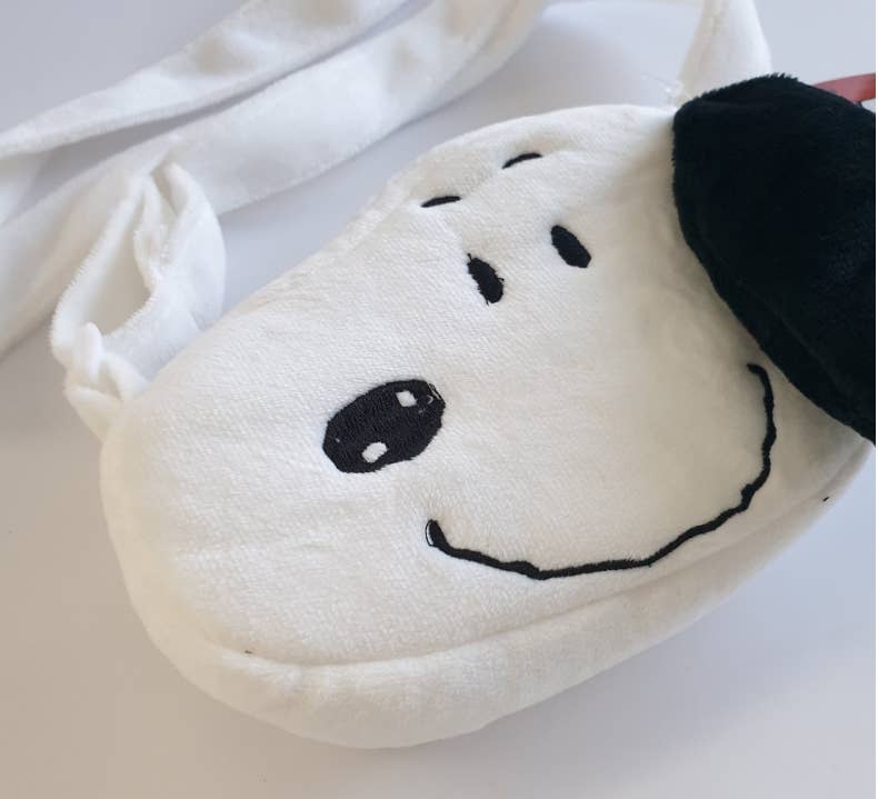 K-Wonderland – wholesale Crossbody bag – kids – Snoopy Face Plush Crossbody Bag – Official Peanuts Licensed1
