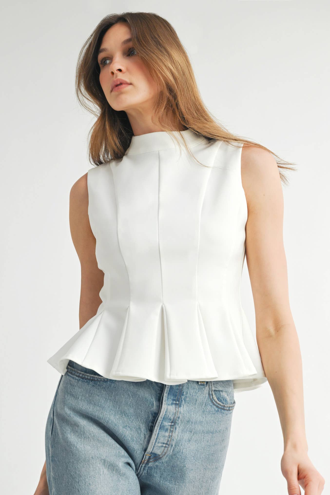 EB LUXE – wholesale Blus - Dam – Ärmlös Hög Hals Volangblus LT193016