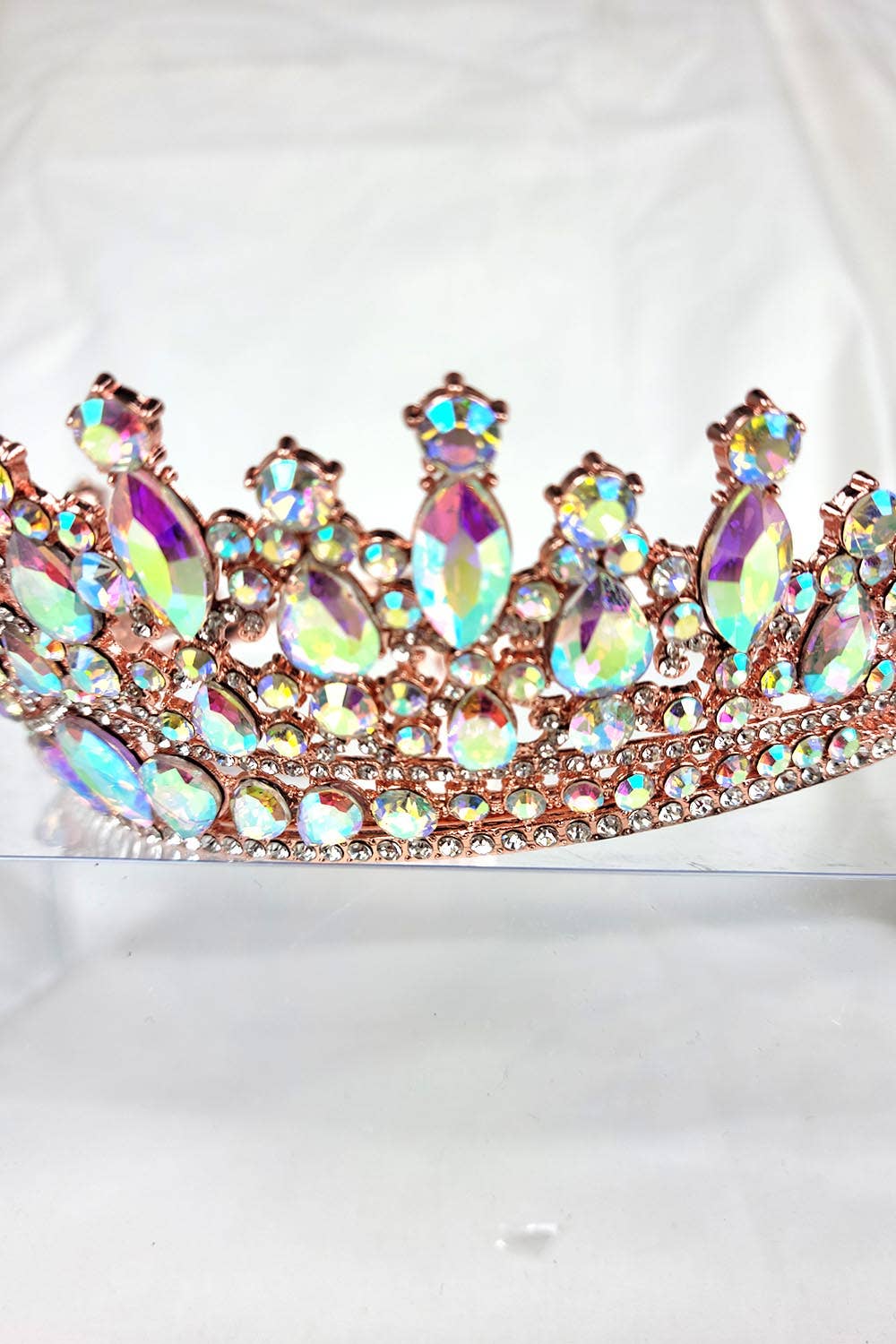 Chicas - Wholesale Tiara - Women's - One Size Fits All Tiara With Jewels HT93240