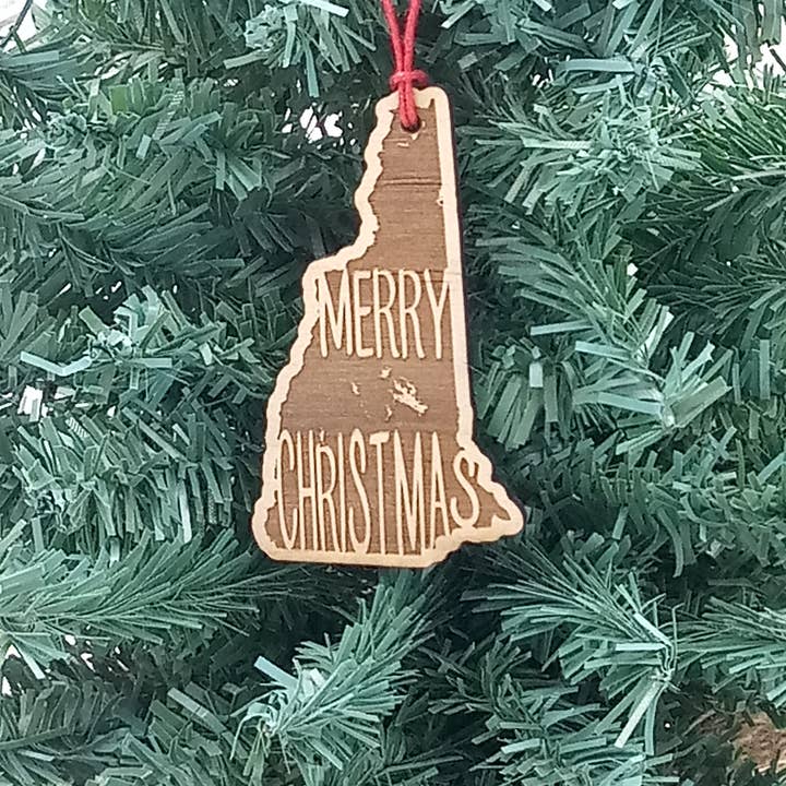 Giftable Memories - Vente Objets de décoration - Ornement de Noël en bois Merry Christmas NEW HAMPSHIRE NH0