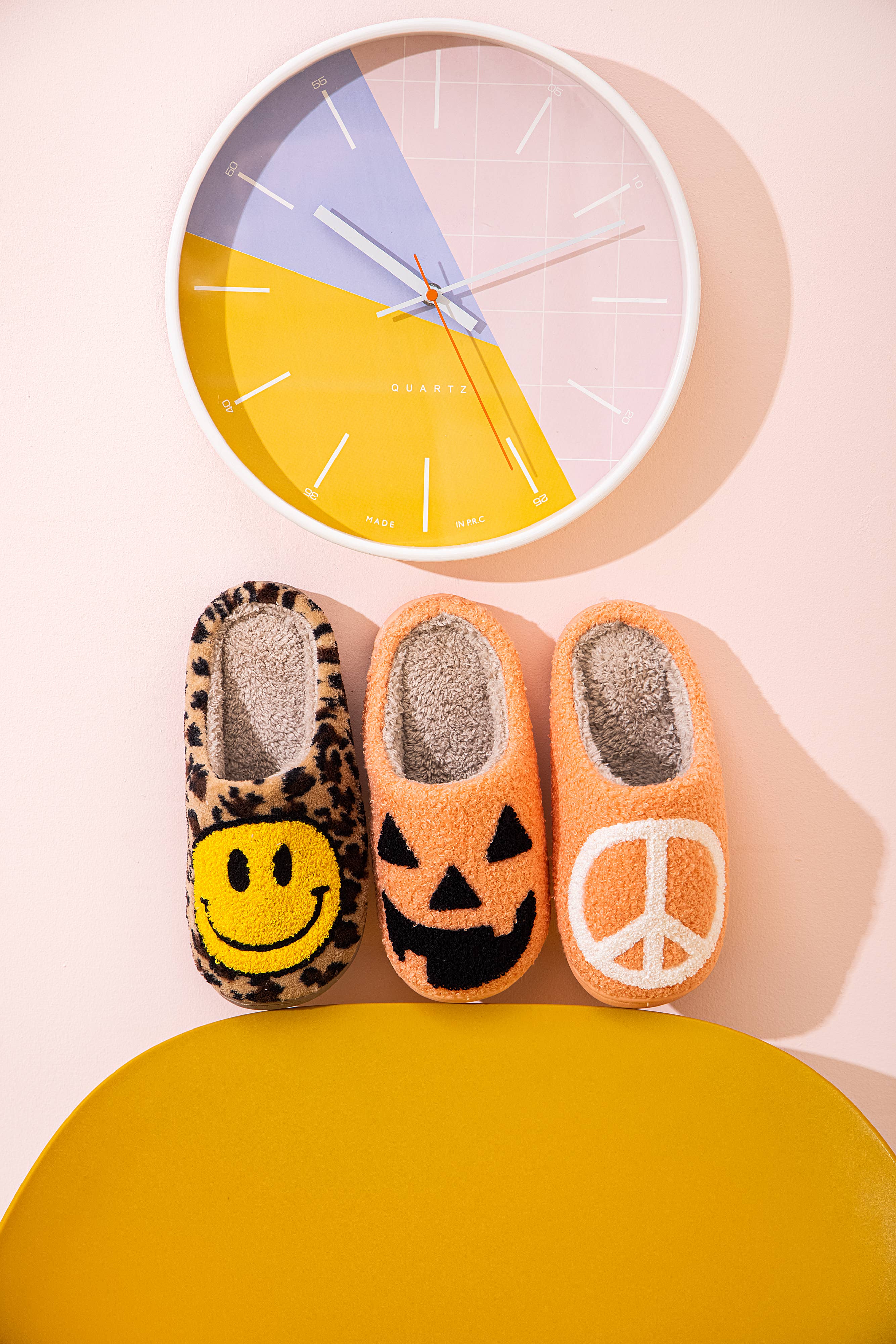 Shop Lev – wholesale Slippers – Women's – Fun Cartoon Illustrated Plush Fur Slip on House Slippers17