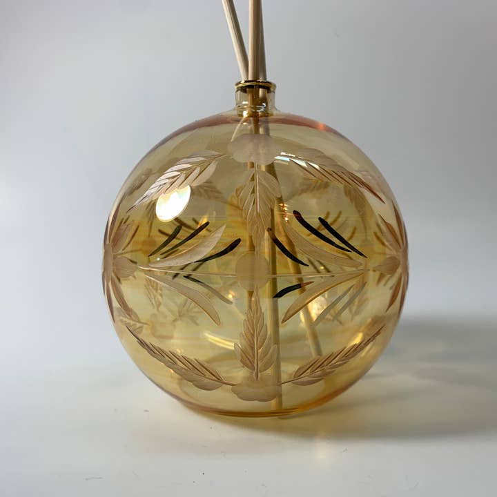 Blown Glass Reed Diffuser - Delicate Flowers for wholesale by Dandarah (Ships from Canada)