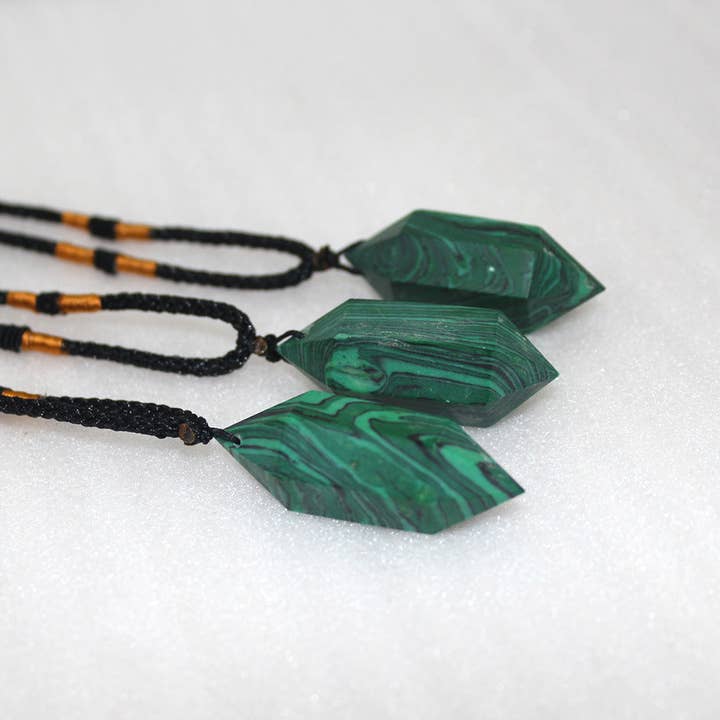 Moon Rituals – wholesale Hänge-/berlockhalsband – Malakit Halsband - 4-5 cm Naturlig Malakit Kristallhänge, Helande Sten, Chakra Smycken, Julkristall Gåva2