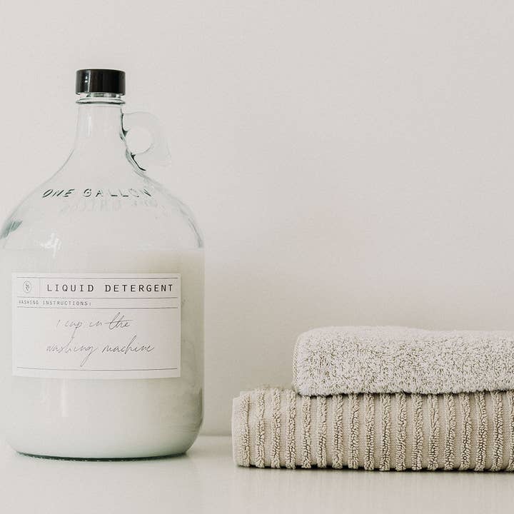 So At Nature - Wholesale Laundry Detergent Powder/Pods - Glass Laundry Bottle with Black Lid (gallon) - Stor3