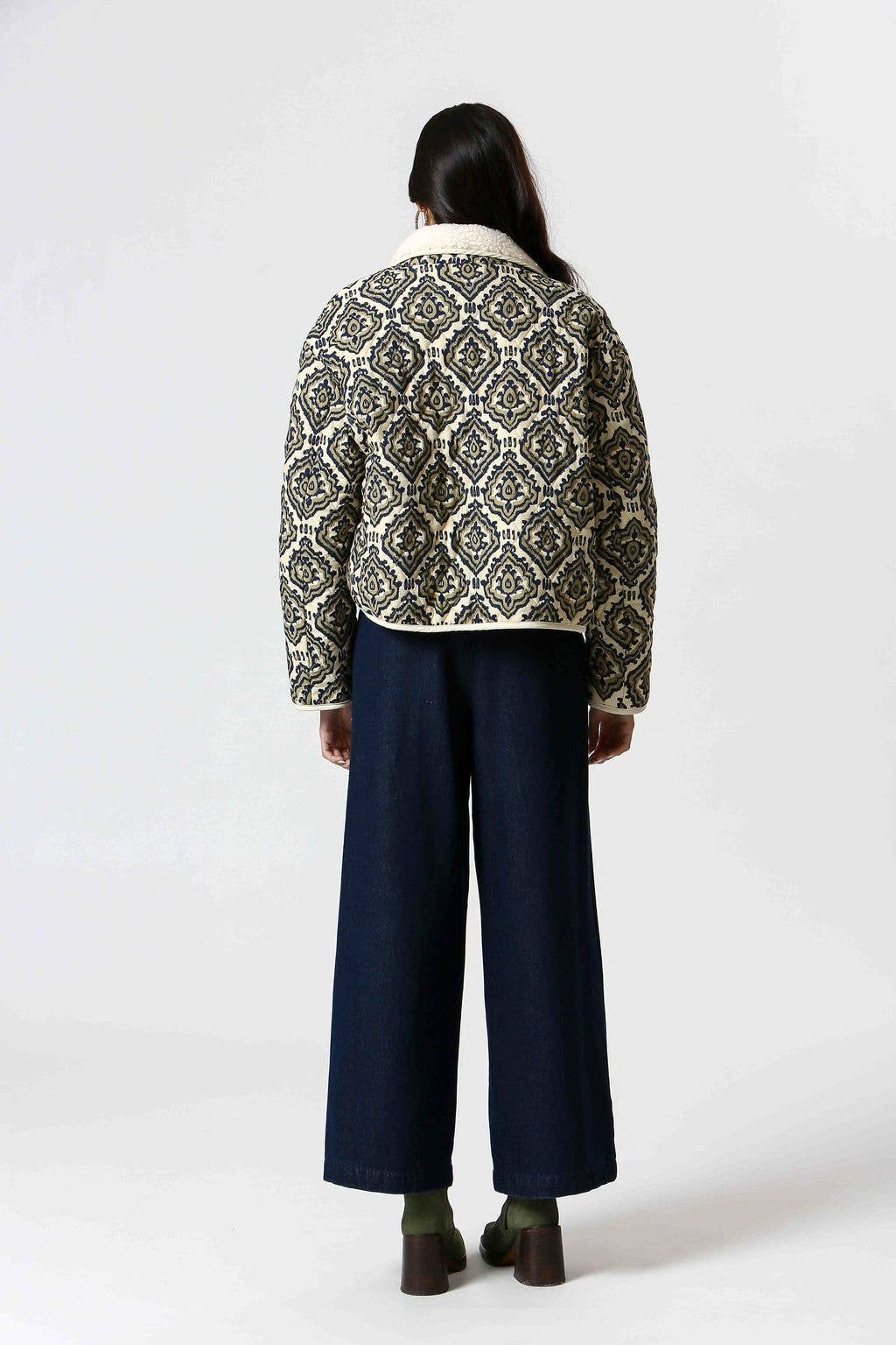 The Korner - USA – Großhandel Mantel - Damen – T24262099- Damenmantel mit geradem Schalkragen, bedruckt4