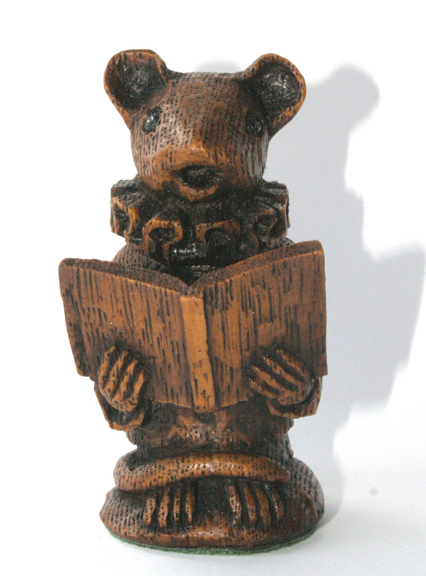 Oakapple Designs Ltd - Wholesale Decorative Figurine - Church Mouse Choir Singing. Reproduction carving Ornament.