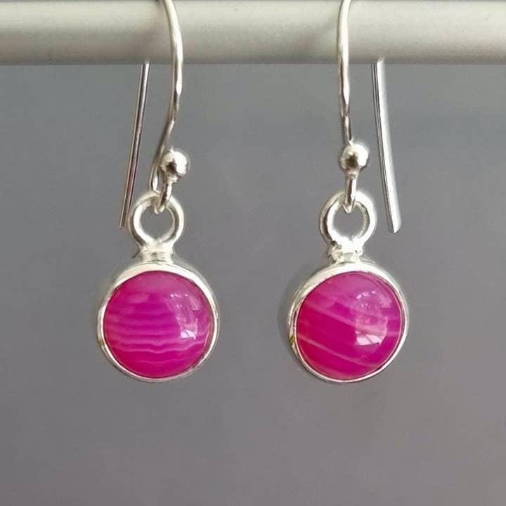 Små hængende øreringe med varm pink agat – 925 Sterling sølv brudepigernes smykker for engroshandel hos Mistry Gems