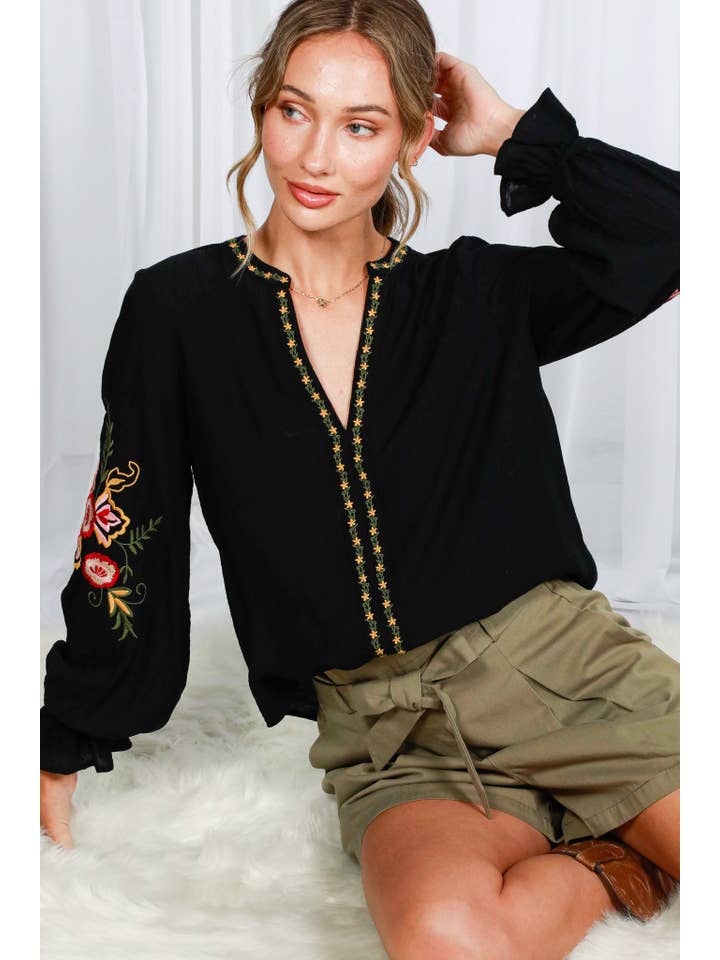 Vine & Love – wholesale Blouse – Women’s – Bohemian Floral Embroidered Round Split Neck Blouse VT825059
