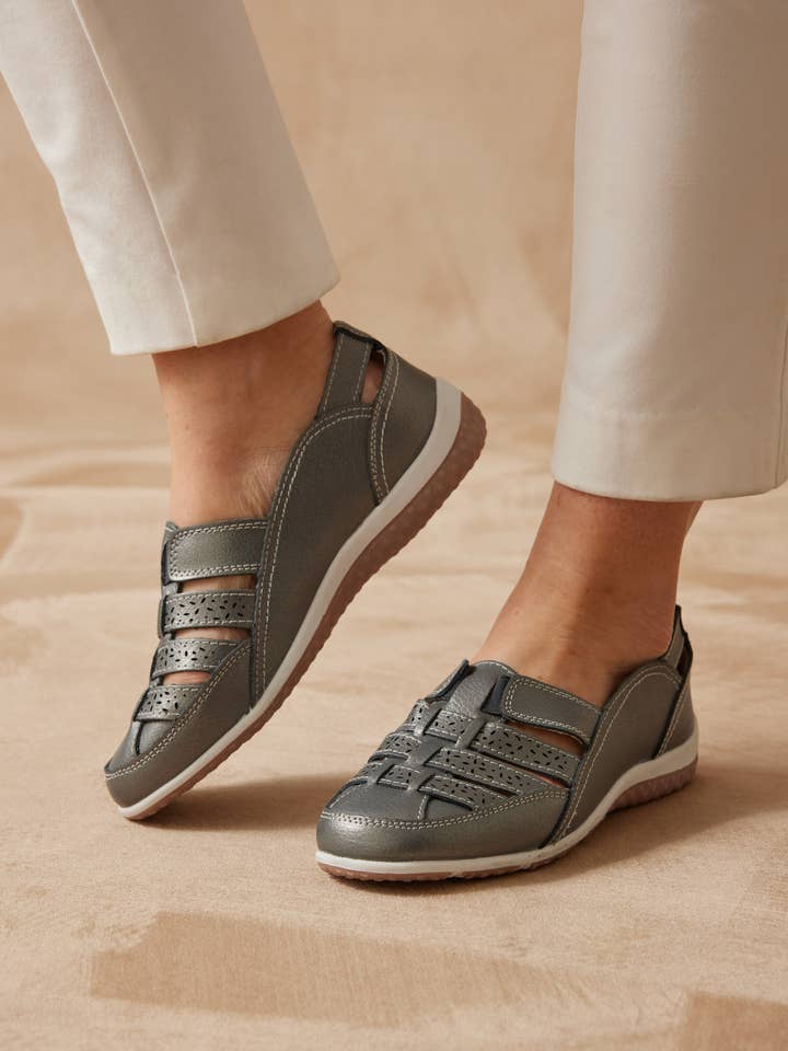 Elasticated openwork briefs (2010624_0017) for wholesale by PEDICONFORT