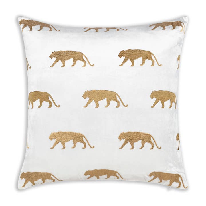 Coussin brodé en or noir Rica pour la vente par Cloud 9 Design