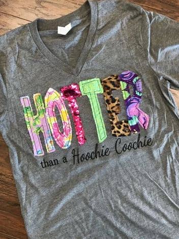 Camiseta HOTTER than a Hoochie Coochie por atacado de Sew Fancy Designs