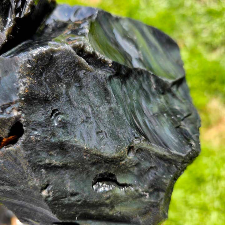 Lapidary Central – Großhandel Spiritueller Stein/Kristall – Grad C Mexikanische Jalisco Regenbogen-Obsidian Rohschnitt-Box!2