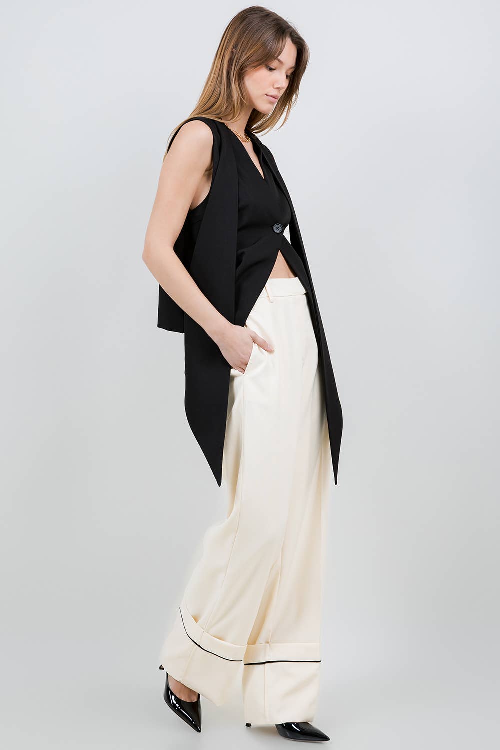 Noir GILET SANS MANCHES TISSÉ AVEC ÉCHARPE ATTACHÉE - NOIR en vente sur Faire5