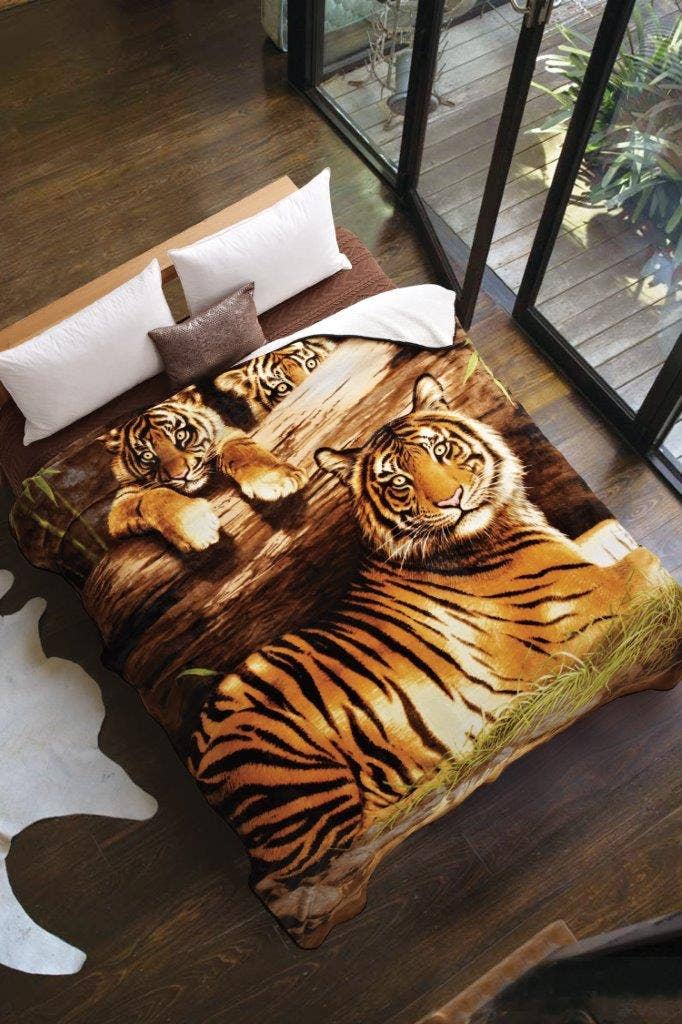 Duke Imports - Venta al por mayor Manta de cama - Manta de piel sintética de peso medio "Quiet Fire" de 1 capa1