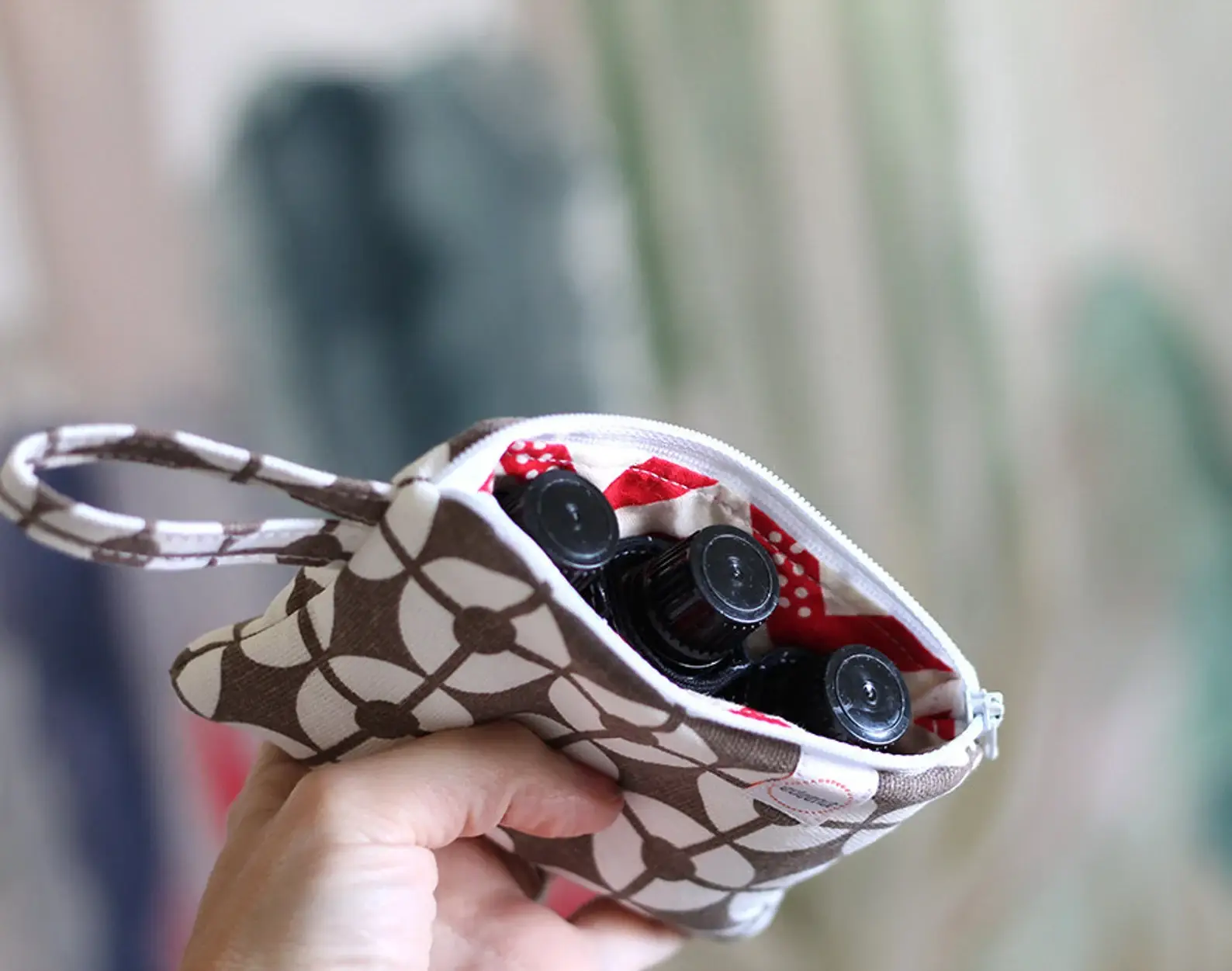 edeenut - Wholesale Pouch - Women's - Essential OIL HOLDER storage pockets 15ML bottle size2