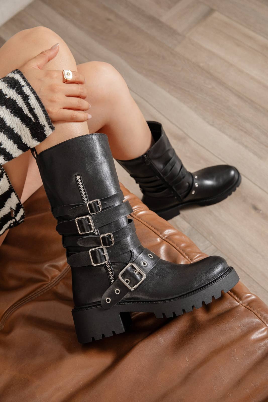 Black FLAT BOOTS - victorria for wholesale on Faire