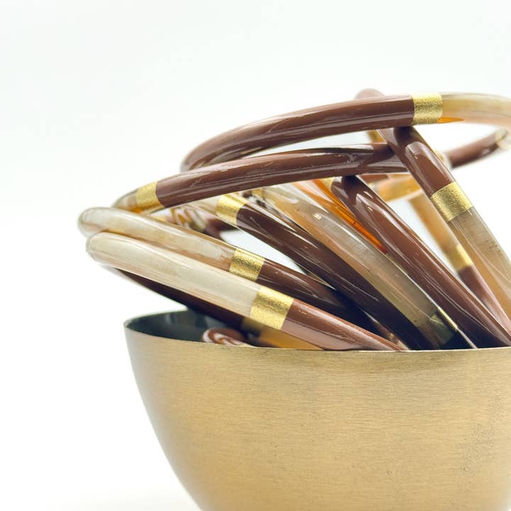 MAISON KIZO - Wholesale Bangle Bracelet - Lacquered buffalo horn bangle Milk chocolate and gold 6mm3