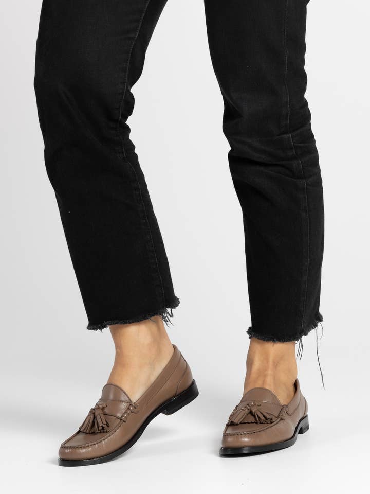 Sarah Tassel - taupe soft nappa for wholesale by Atlanta Mocassin