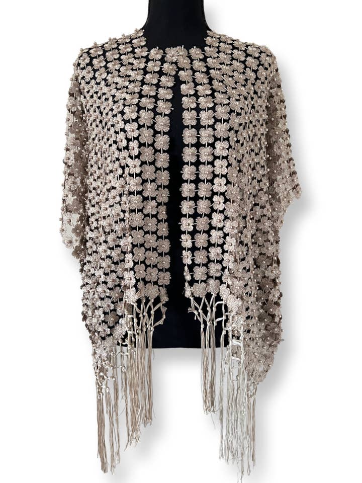 Copricostume in pizzo con perle su tutta la superficie e frange (Champagne) per la vendita all'ingrosso da parte di Ellyndale