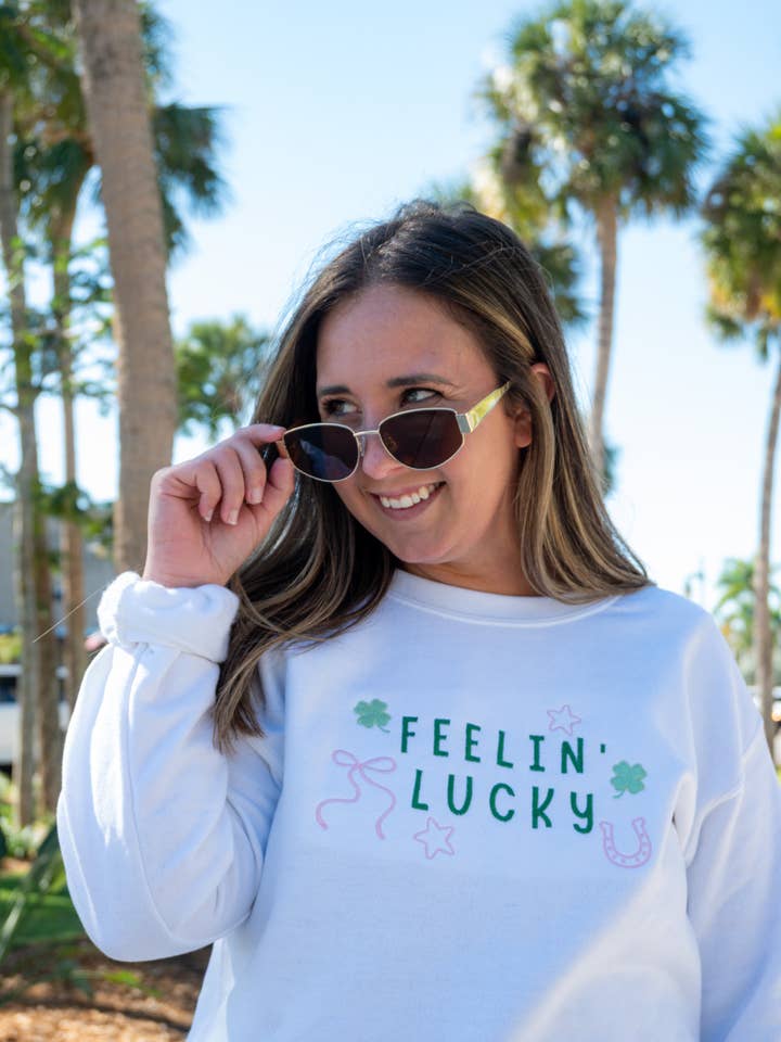 Besticktes Sweatshirt "Feeling Lucky" für den Großhandel von Top Notch