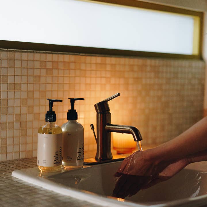 dilo - Wholesale Hand soap/wash - Liquid Hand Soap - Palo Santo2