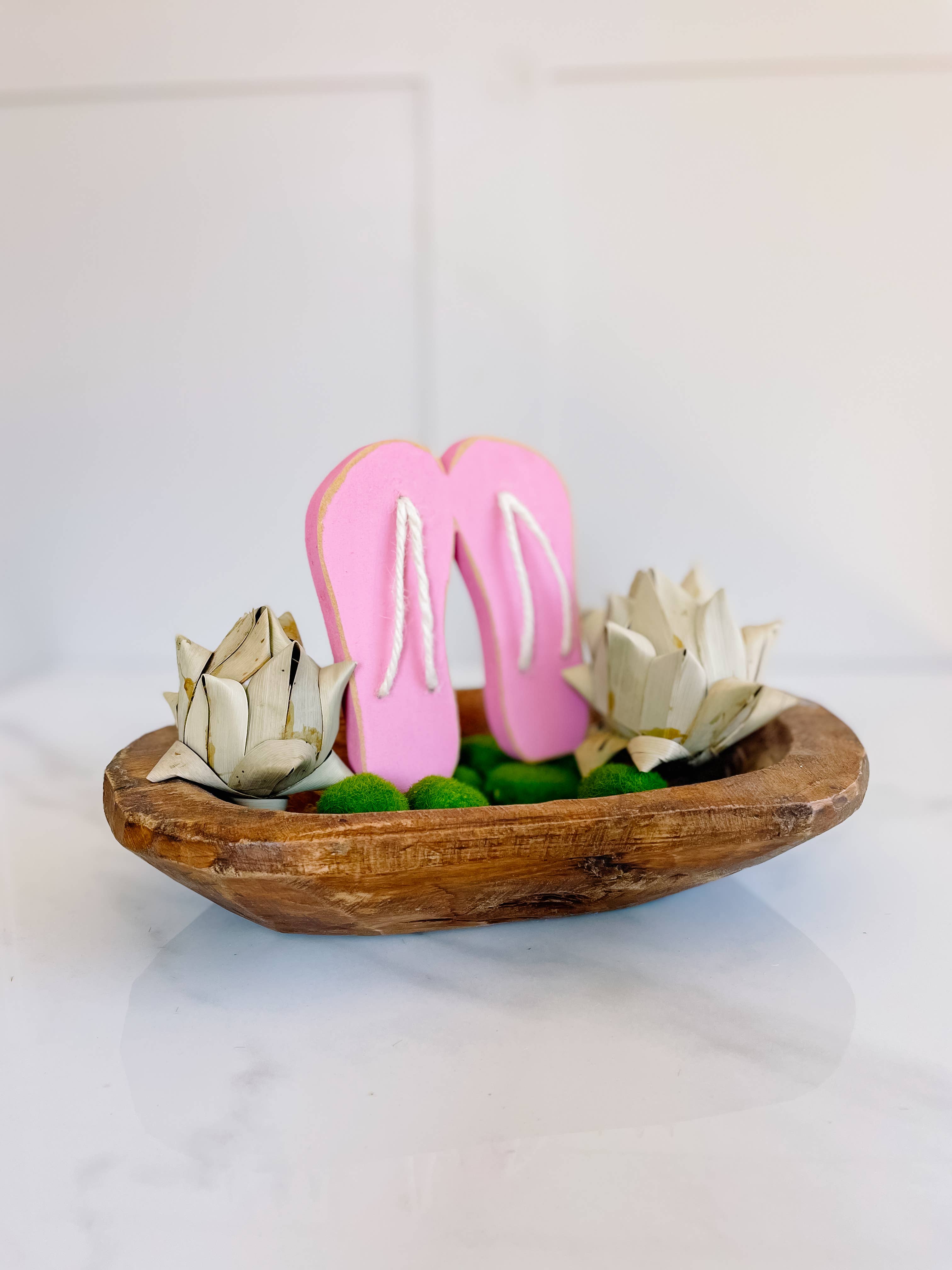 Moscow Mill House – wholesale Decorative tabletop object – Handcrafted Painted Wood Flip Flops 1