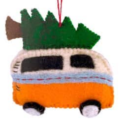 Autobus con albero di Natale sul tetto per la vendita all'ingrosso da parte di Santa and friends