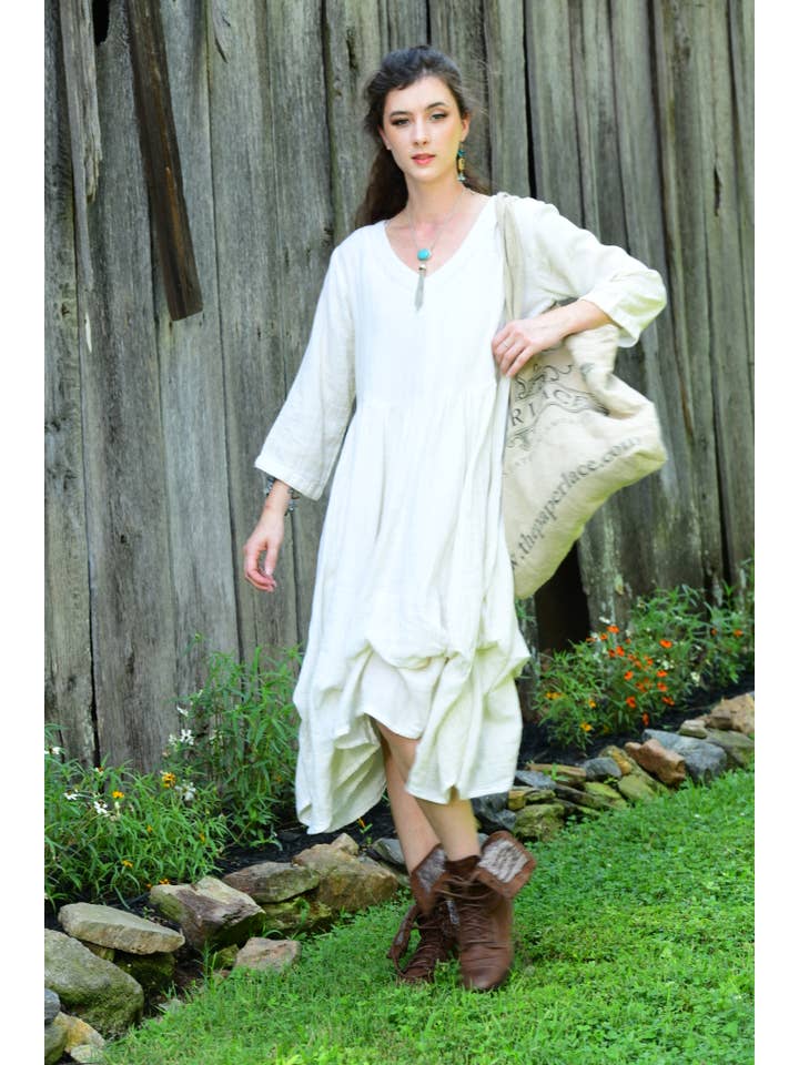 Crema Abito in garza DI-03 in vendita all'ingrosso su Faire