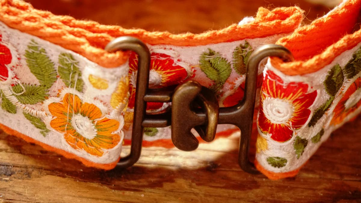 hundsfutter - Wholesale Pet Collar - Dog - Individual orange necklace with floral design.2