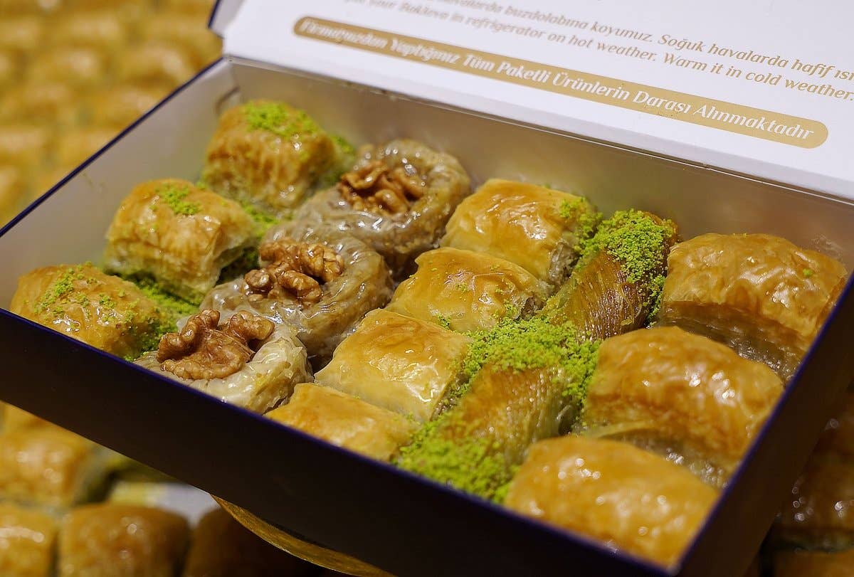 Aladdin - Wholesale Cake - Koskeroglu | Assorted Pistachio and Walnut Baklava3
