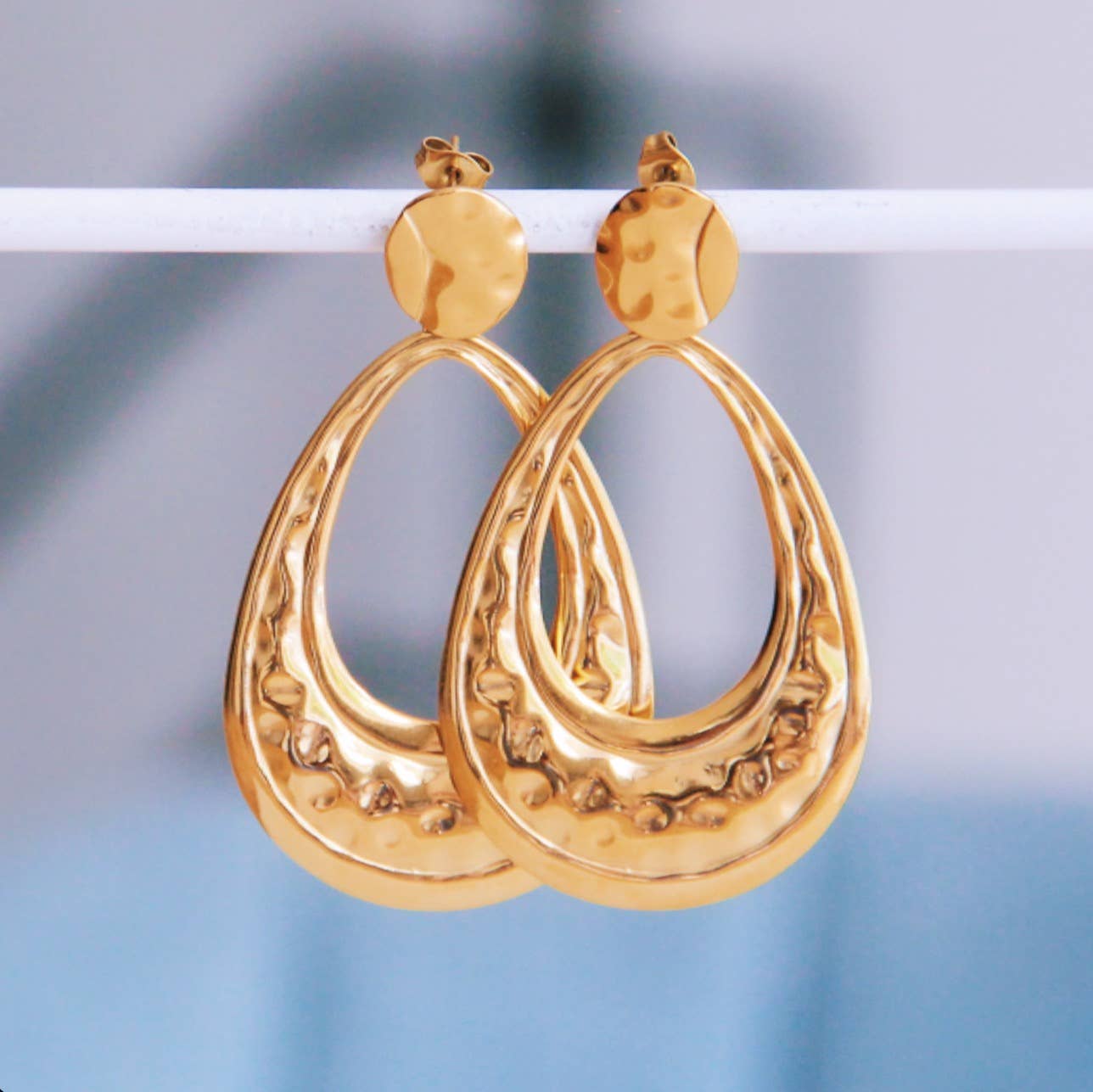 Bazou - Wholesale Dangle Earrings - Statement earring crafted drop0