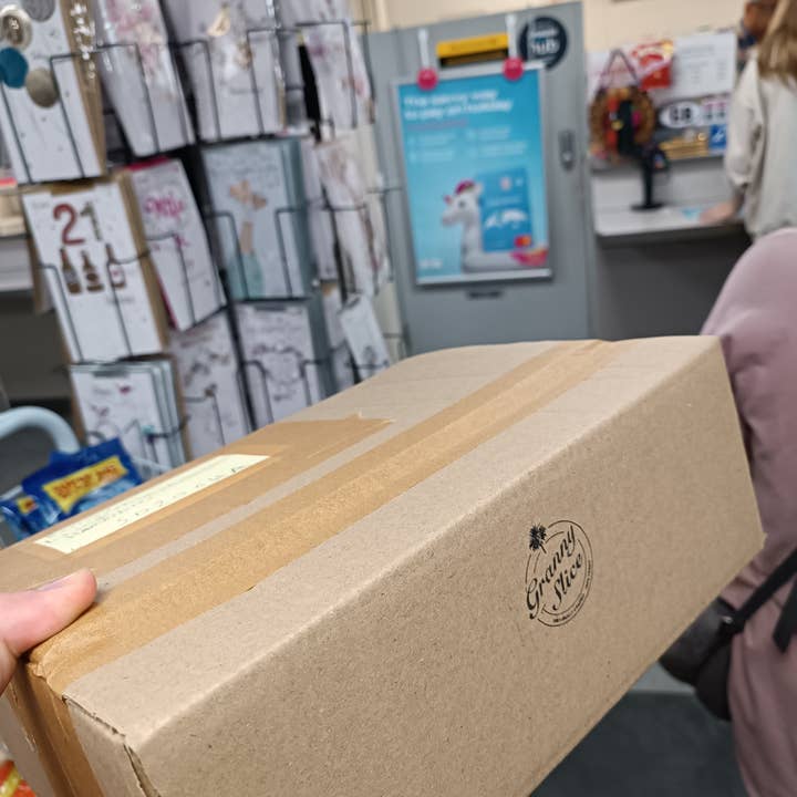 Granny slice – wholesale Chocolate-covered sweets – dusted chocolate dates20