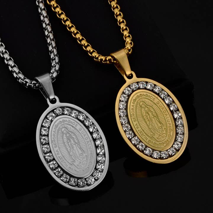 Vintage Jungfrau Maria Kreis Zirkon Ovaler Anhänger Paar Halskette für den Großhandel von Gemcohub