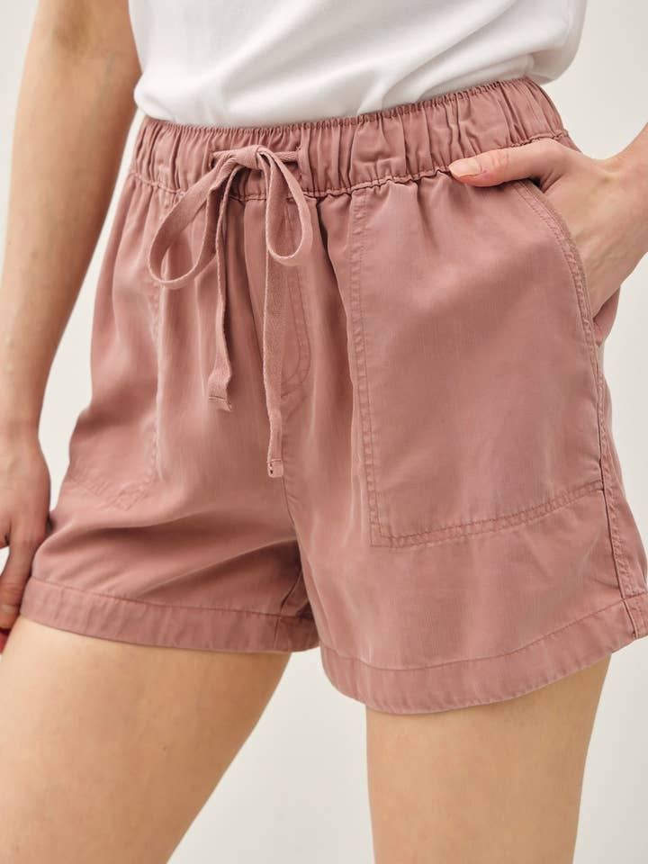 PL7412 - PANTALONES CORTOS SÓLIDOS DE TENCEL para venta al por mayor de Peace Love Line