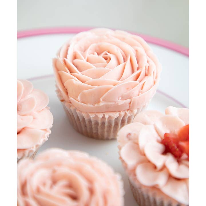 HarperCollins - Wholesale Cookbook - Magnolia Bakery Handbook, The: Bobbie Lloyd