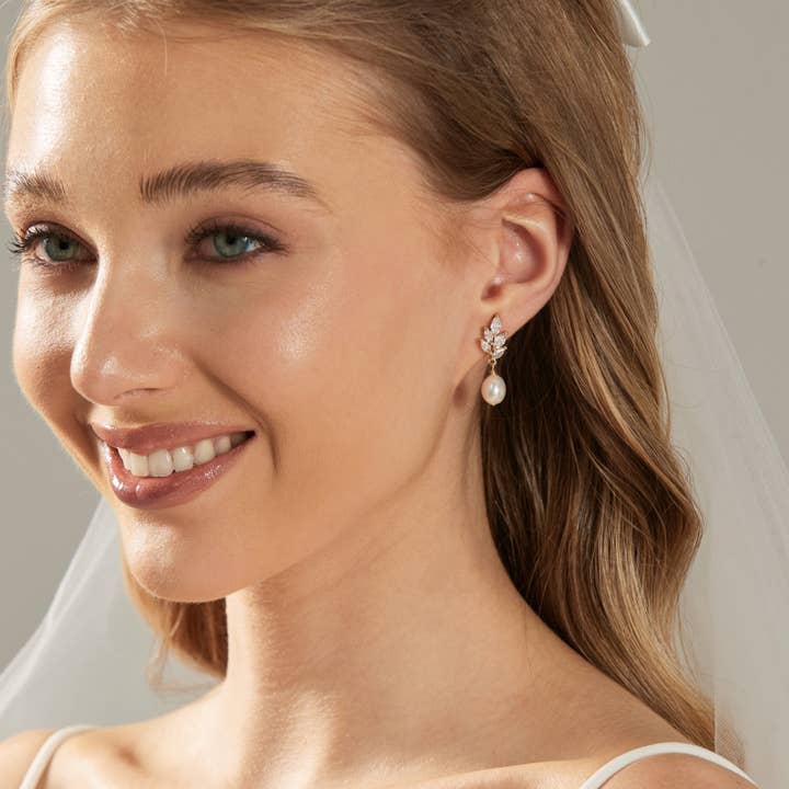 Drrtymagic - Wholesale Dangle Earrings - Freshwater Pearl Drop Earrings with Crystal Leaf5