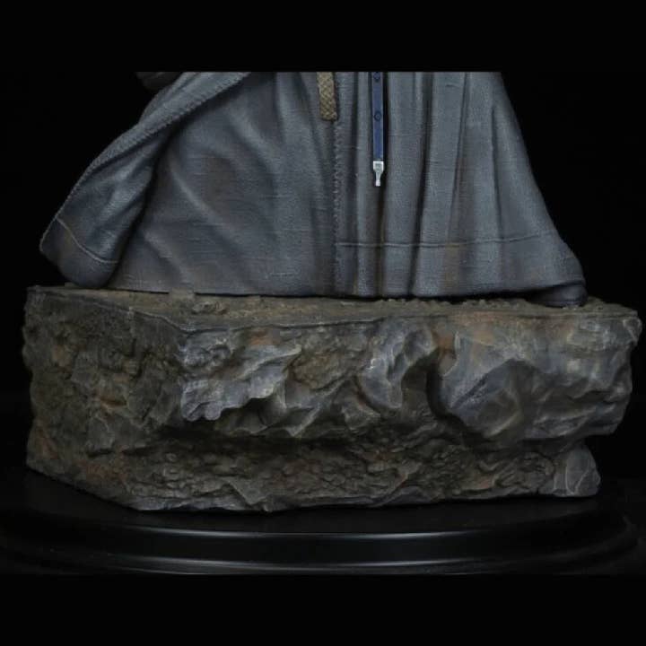 Close Up GmbH - Wholesale Decorative Figurine - The Lord of the Rings figure Gandalf from Moria4