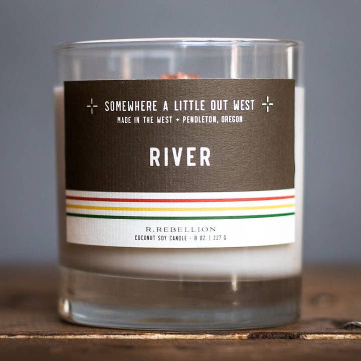 Bougie River 8 oz. pour la vente par R. Rebellion