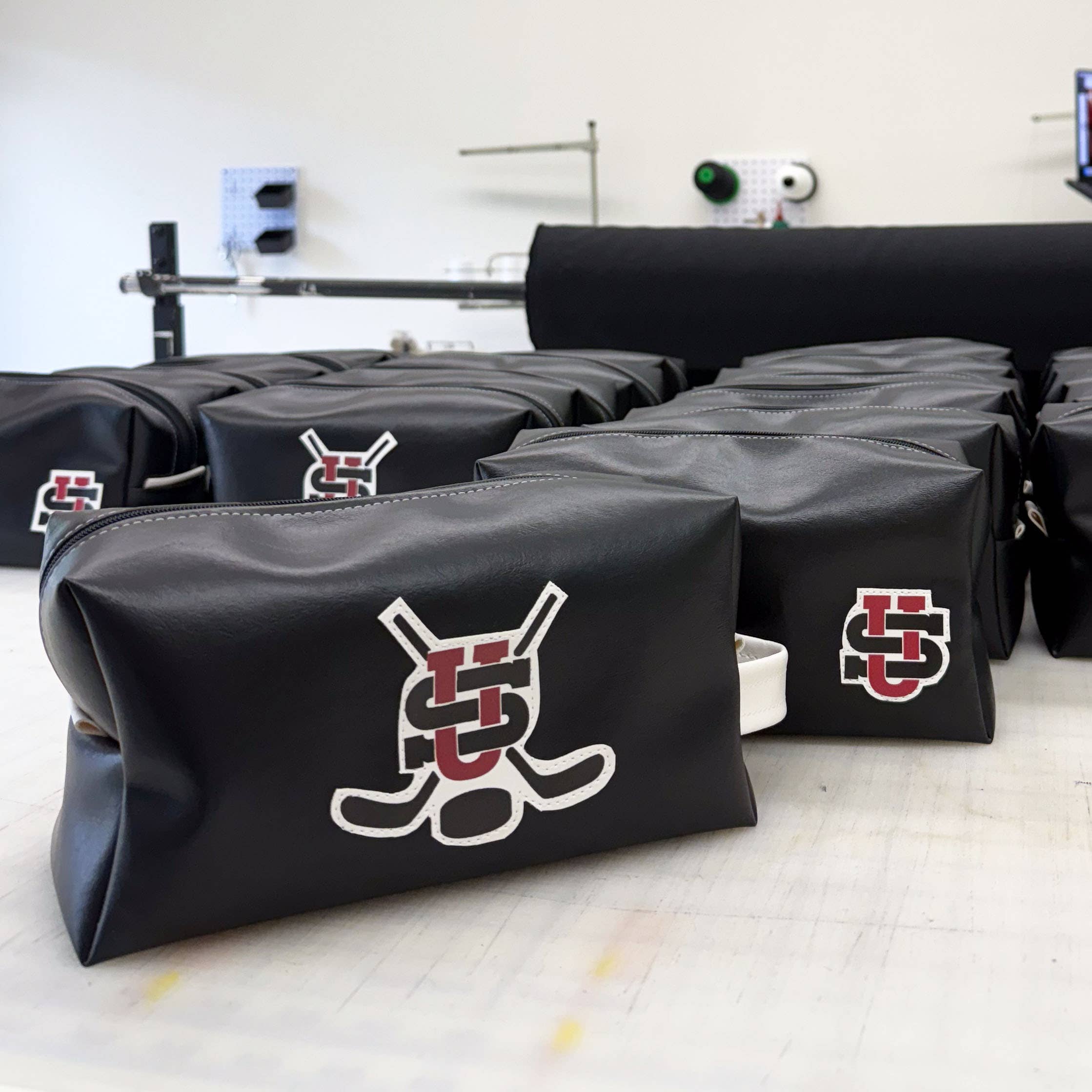 Anne Cate - Wholesale Toiletry Bag - Women's - Custom Dopp Kit Toiletry Bag Travel Bag -Personalized, Promo9